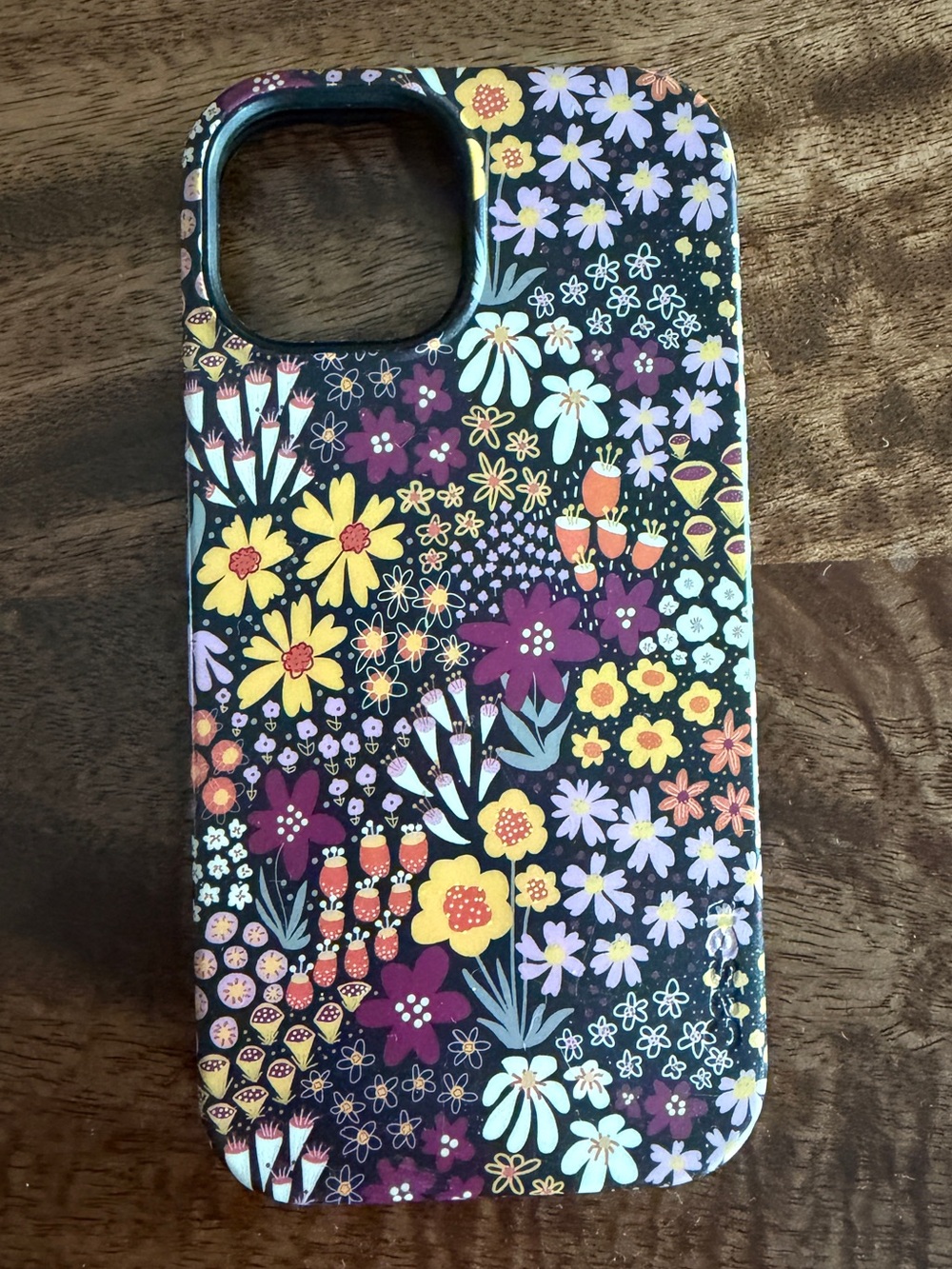 iPhone 15 Floral Pattern Protective Phone Case